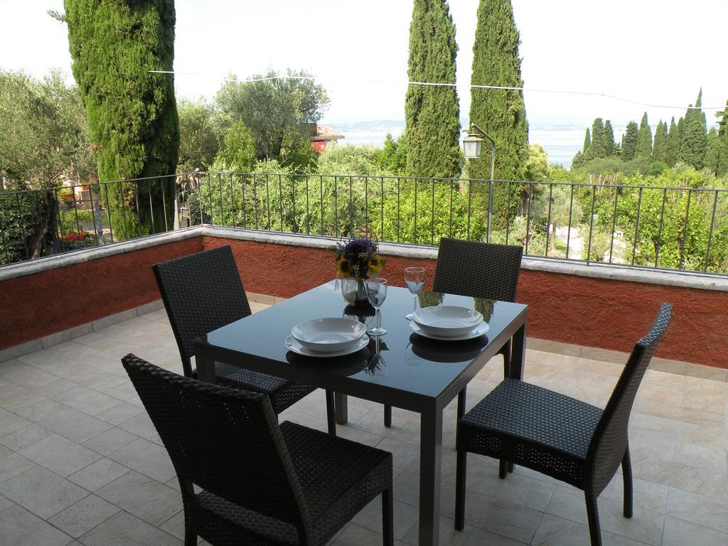 Villa Paradiso Apartment Сирмионе Екстериор снимка