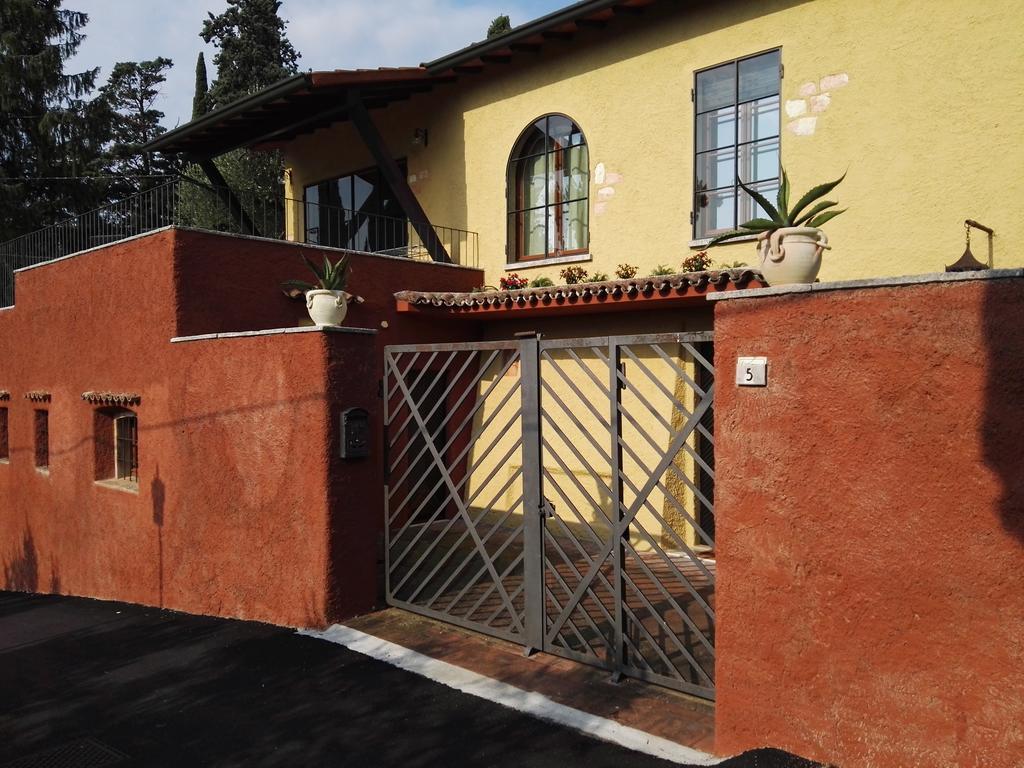 Villa Paradiso Apartment Сирмионе Екстериор снимка