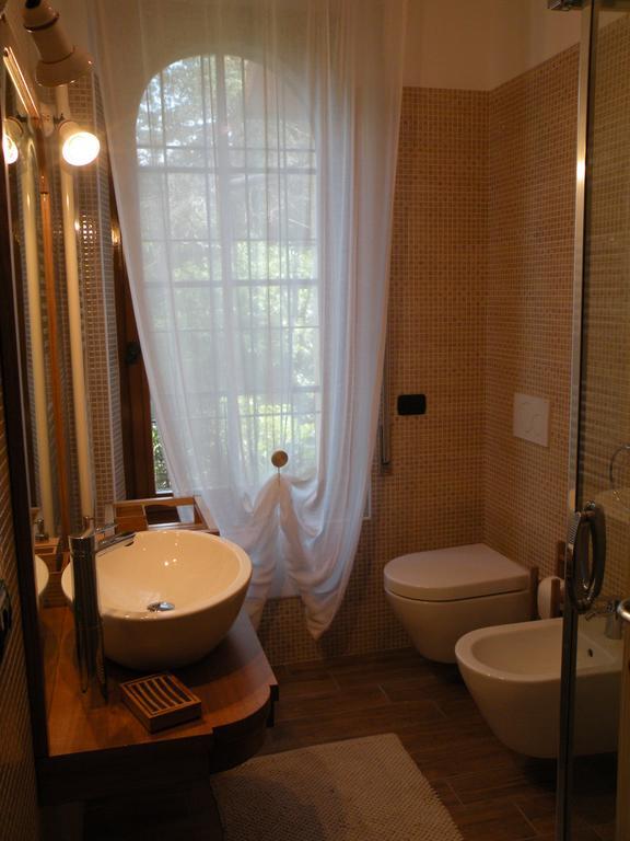 Villa Paradiso Apartment Сирмионе Екстериор снимка