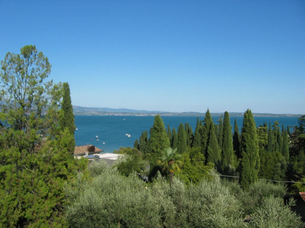 Villa Paradiso Apartment Сирмионе Екстериор снимка