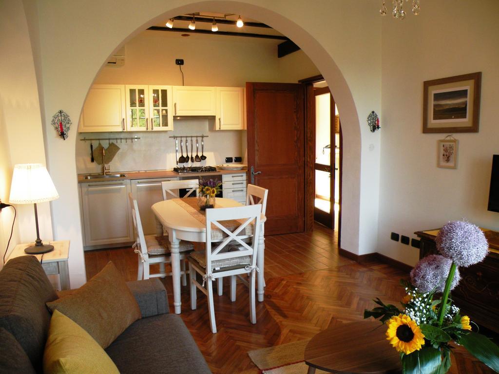 Villa Paradiso Apartment Сирмионе Екстериор снимка