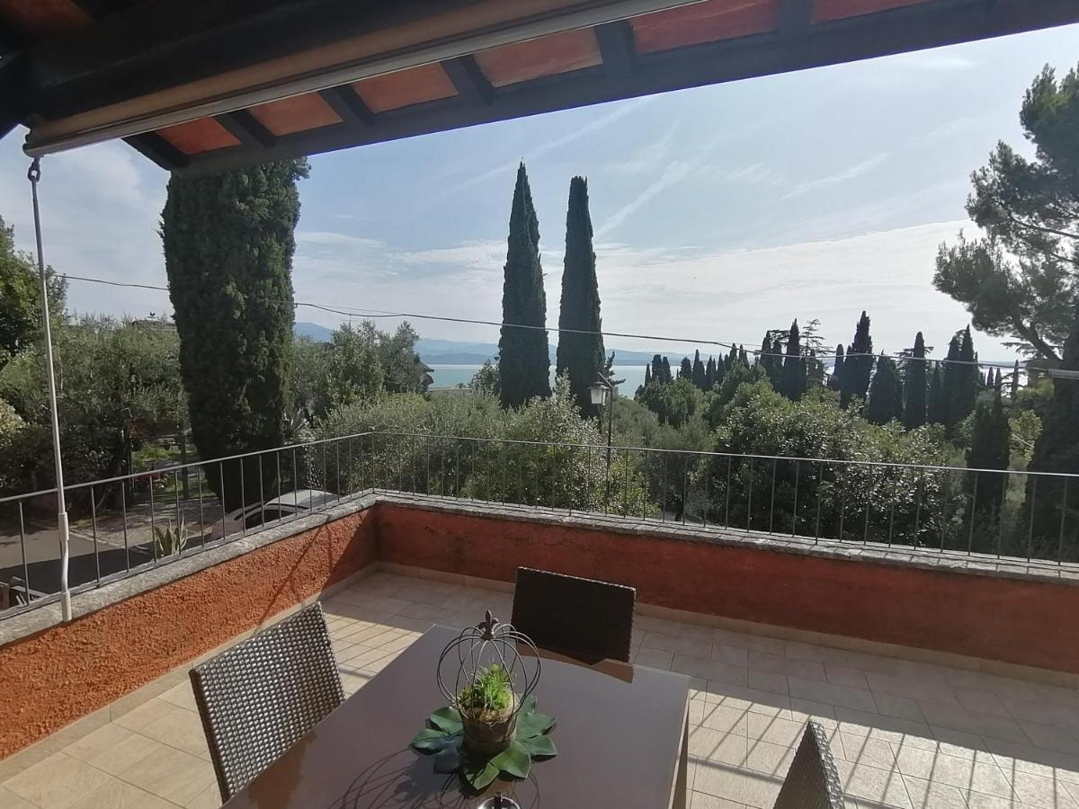 Villa Paradiso Apartment Сирмионе Екстериор снимка