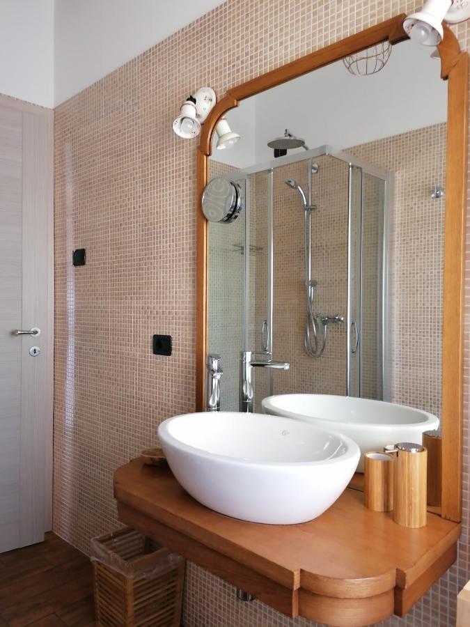 Villa Paradiso Apartment Сирмионе Екстериор снимка